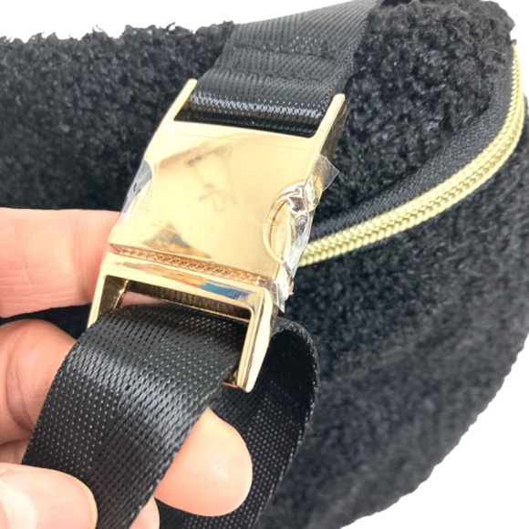 bag black waist crossbody vegan sherpa wool BLUE WATERS gold tone hardware NWT - Picture 12 of 16